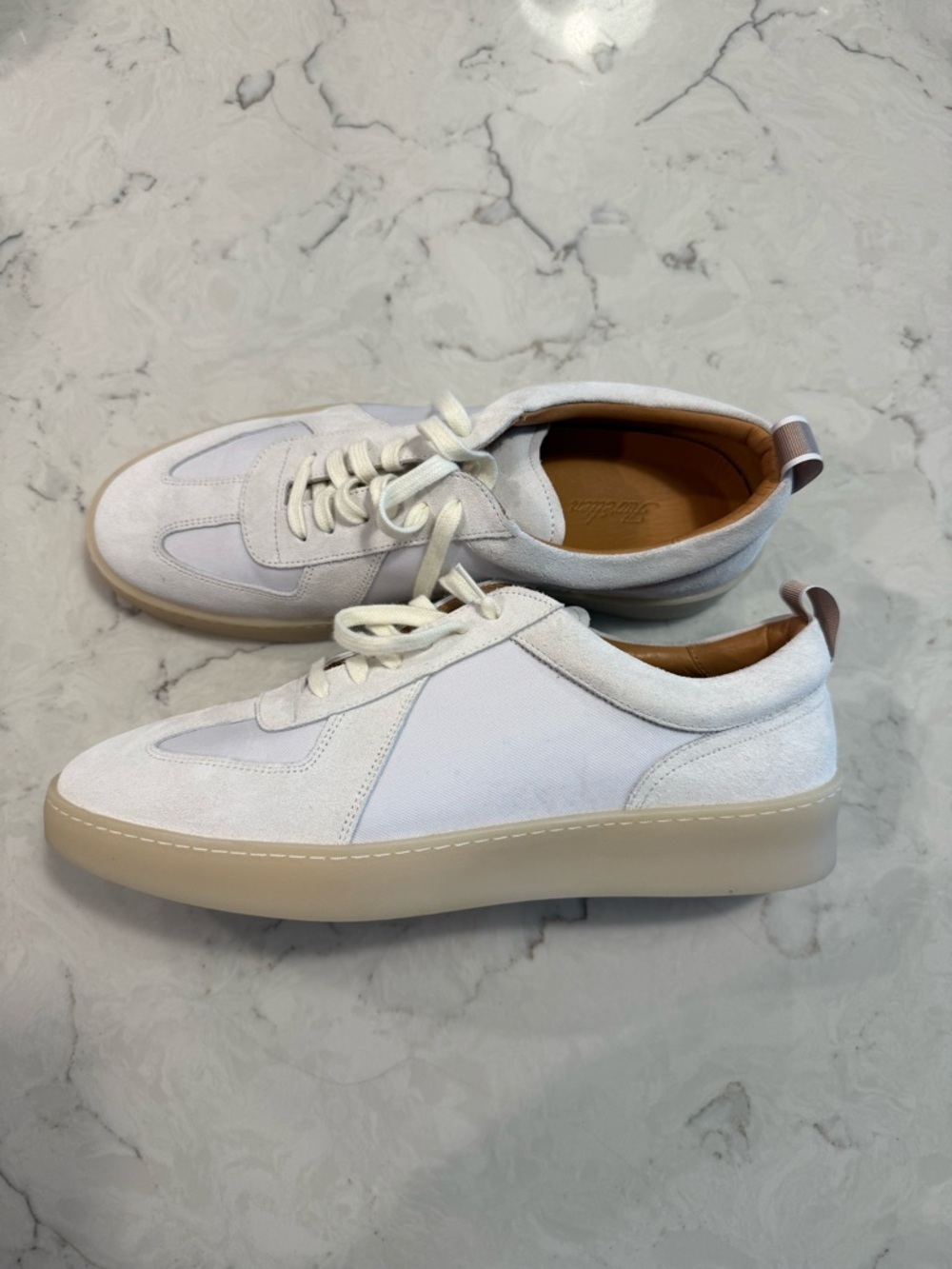 NWOT Mens Aurelien playtime white sneakers - size 43 (10)